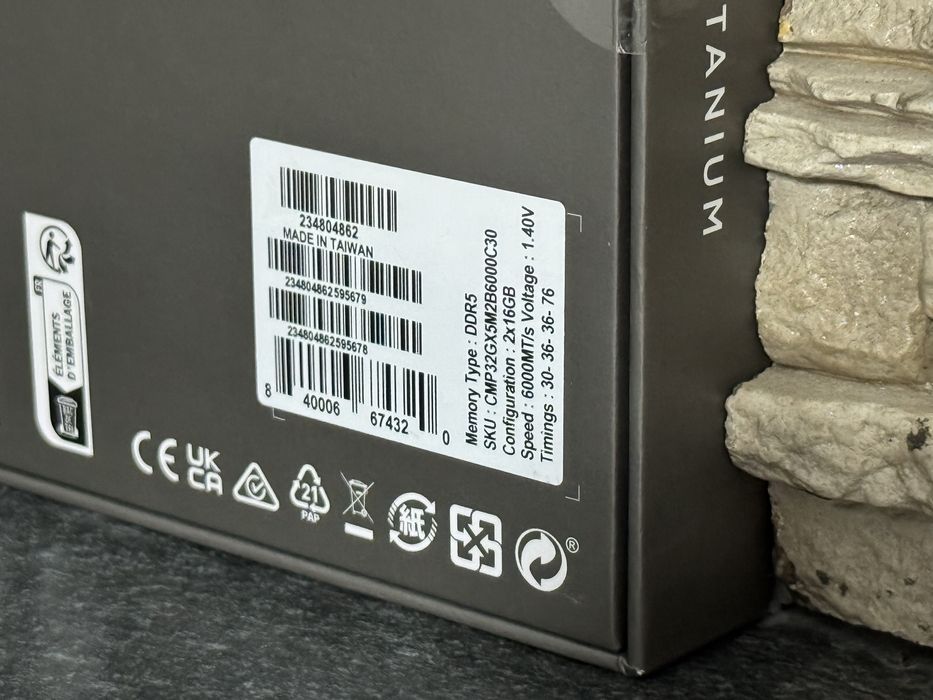 Corsair Dominator Titanium 32GB RGB Black/ Nou, Sigilat