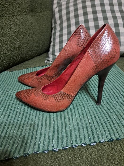 Токчета естествена кожа