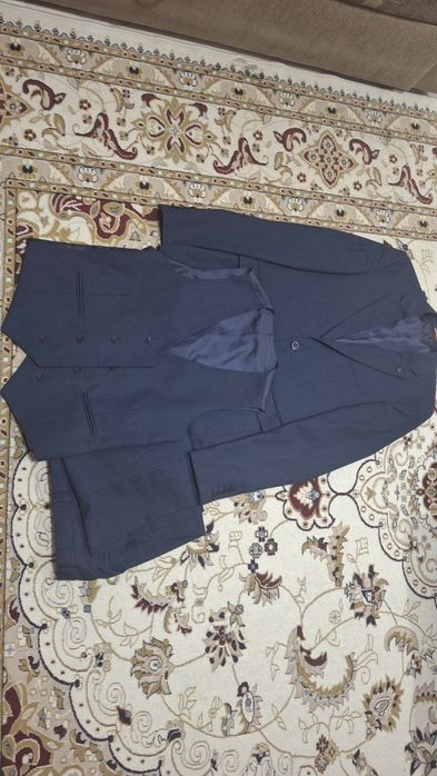 Продам мужской костюм