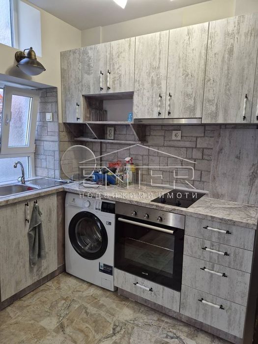 Дава се под наем Едностаен апартамент в Варна, Център - 40 кв.м за 328.95 € - Снимка #3