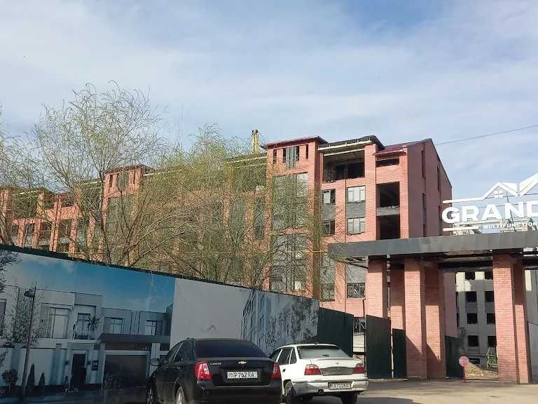 Продам квартиру коробка 50 кв.м с мансардой