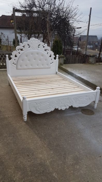 Pat dormitor sculptat