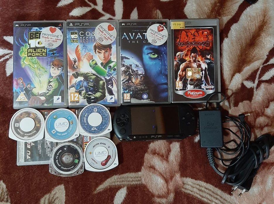 Vand PlayStation portabil street 1004 psp în stare bună cu 10 jocuri