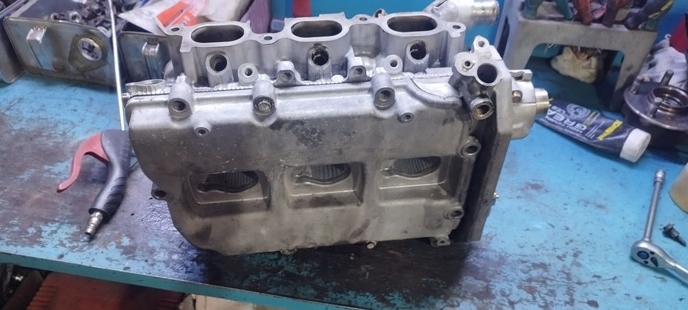 Продам головки блока EZ30