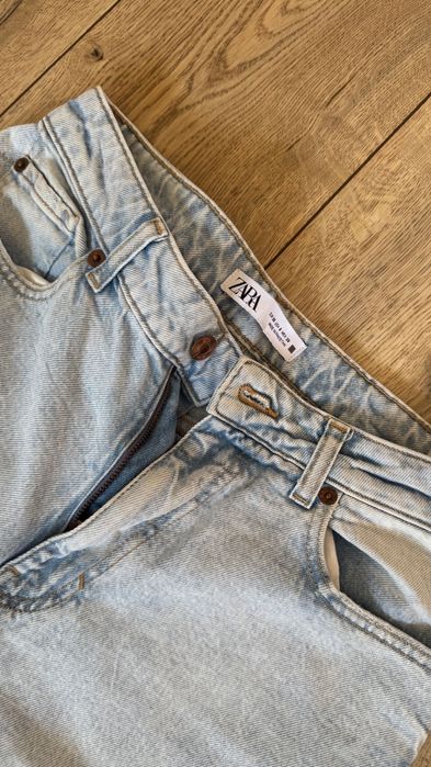 Джинсы светлые Zara