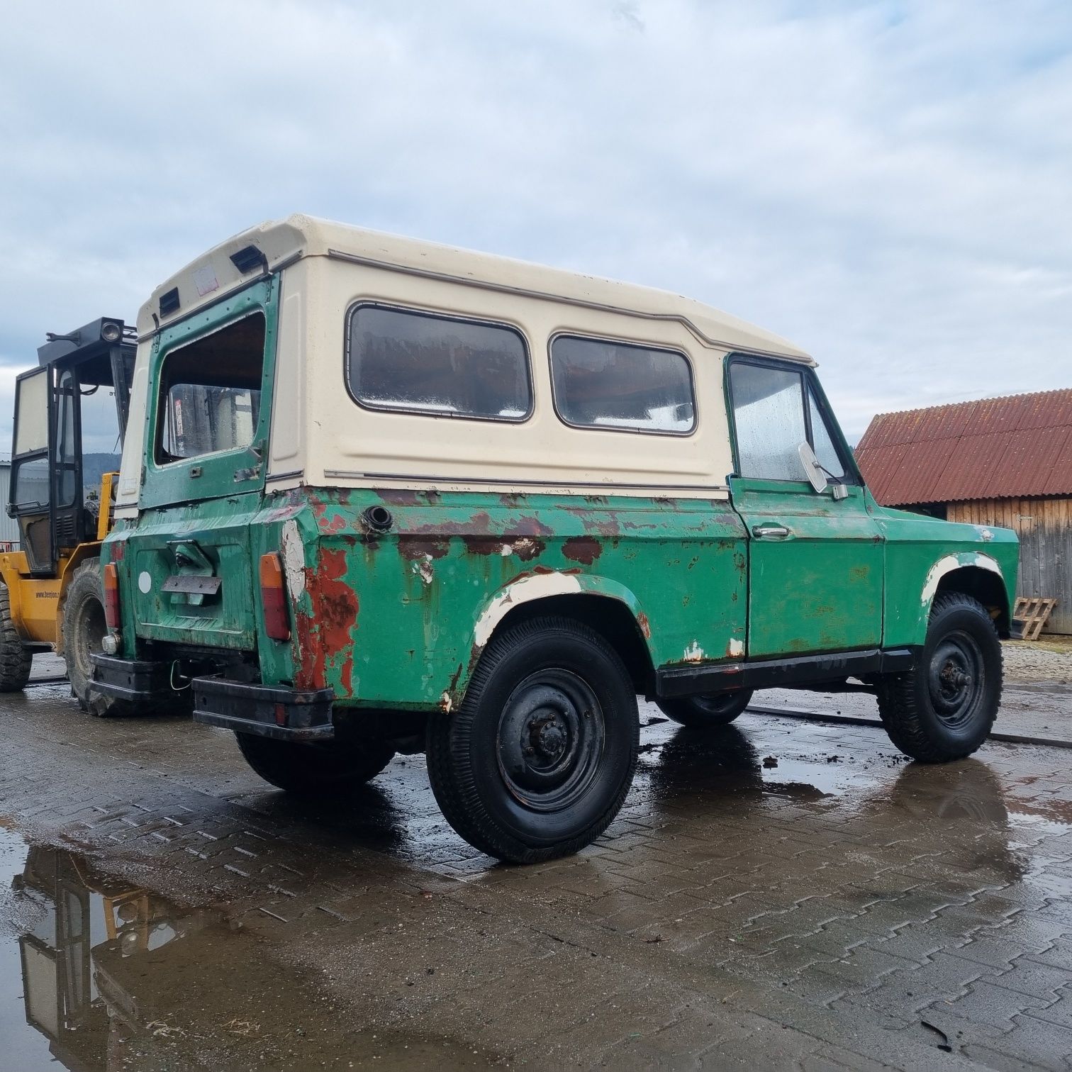 ARO 240  Benzina