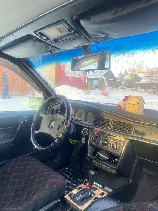 Мерседес Бенц 190