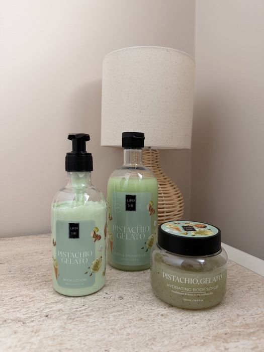 Козметика на Chanel, Lancôme, Caudalie, MediPeel, Lavish Care, Lush, EOS
