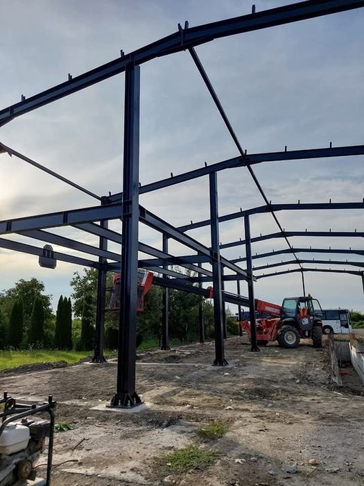 Vând structură metalică stație ITP.