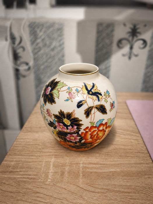 Продавам оригинална английска керамична ваза Mason’s Patent Ironstone China, England, модел/декорация Mandalay.