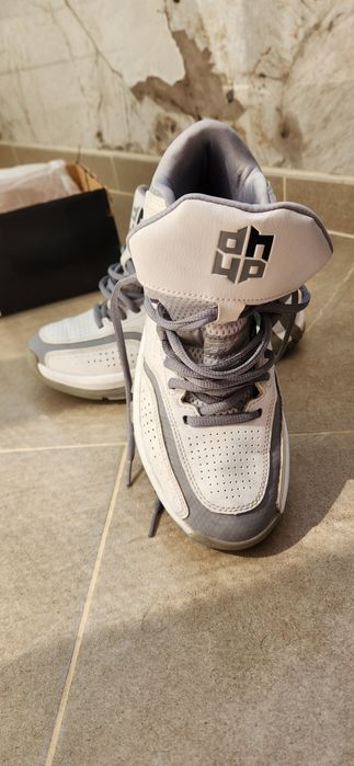 Adidas D Howerd 6