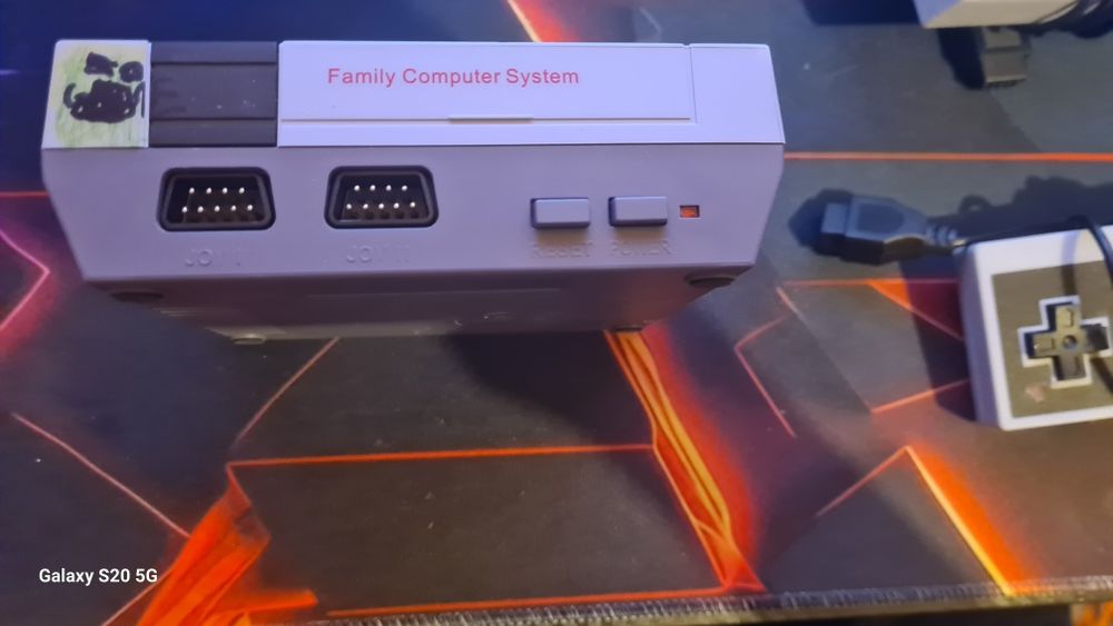 Fără plată online Consolă de jocuri retro Family Computer System + 2 controllere / Stare bună