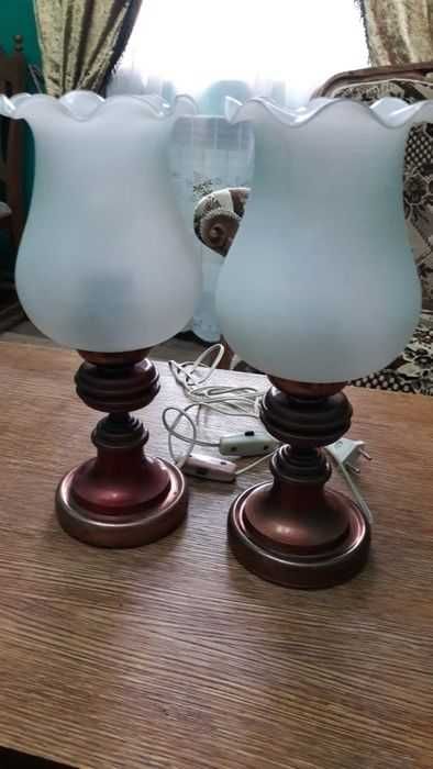 На продажу пара светильников