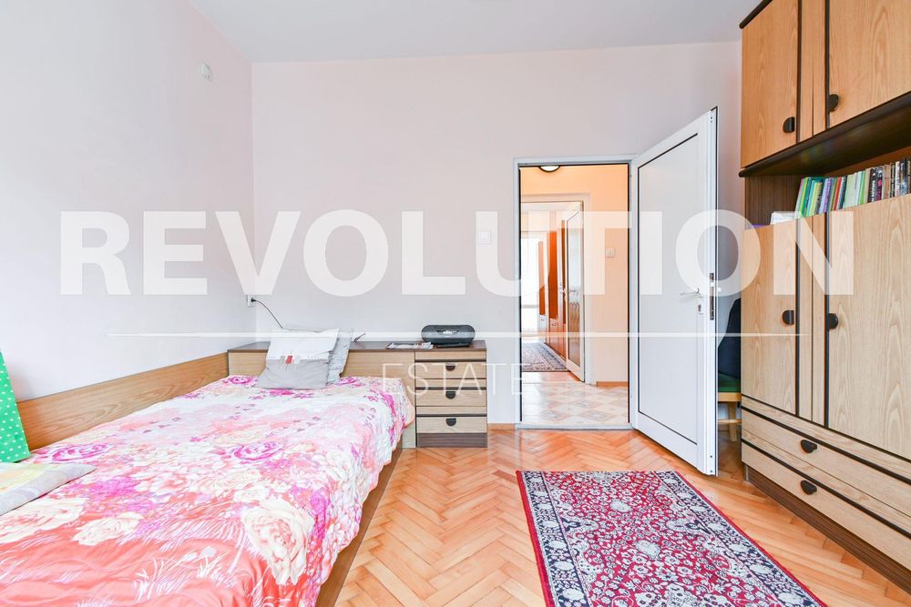 Двустаен апартамент в ж.к. Хаджи Димитър