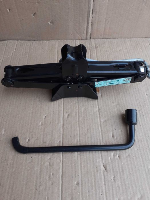 Cric,cheie de roti PEUGEOT 5008, 3008, 2008, CITROEN DS7, C5 Aircross
