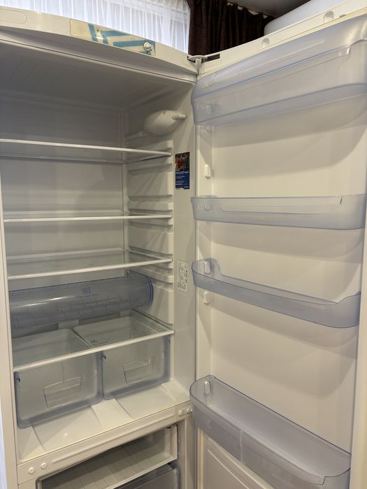 Холодильник INDESIT