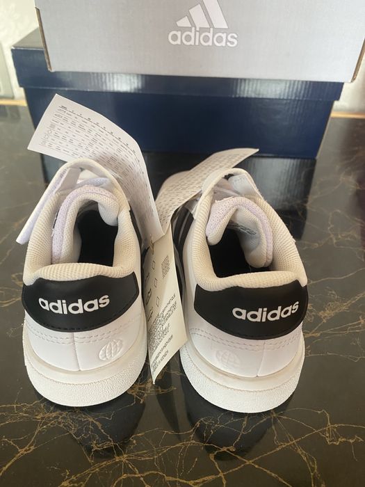 Маратонки адидас