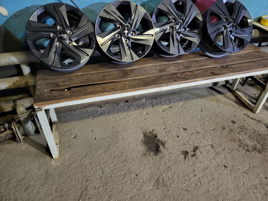 П р о д а м  д и с к и.