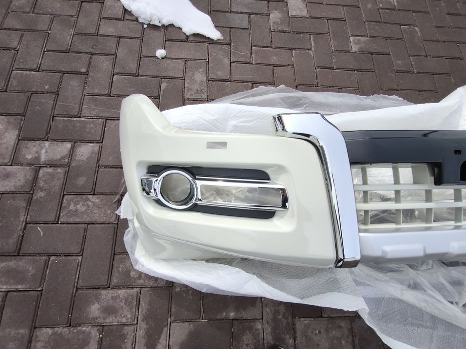 Бампер решетка Митсубиси паджеро