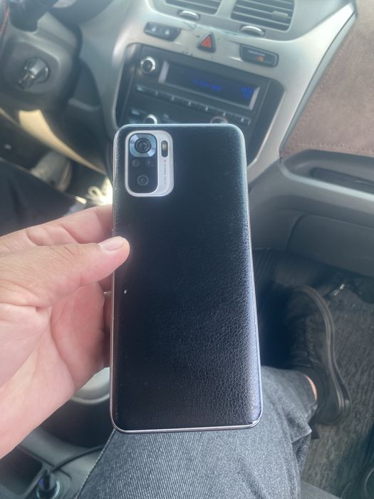 Продам смартфон в отличном состояний Redmi note 10s