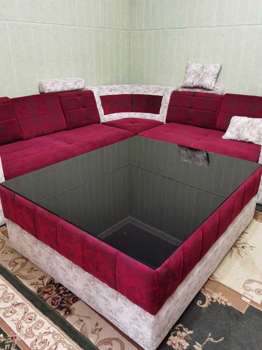 Стильный дизайнерский журнальный столик