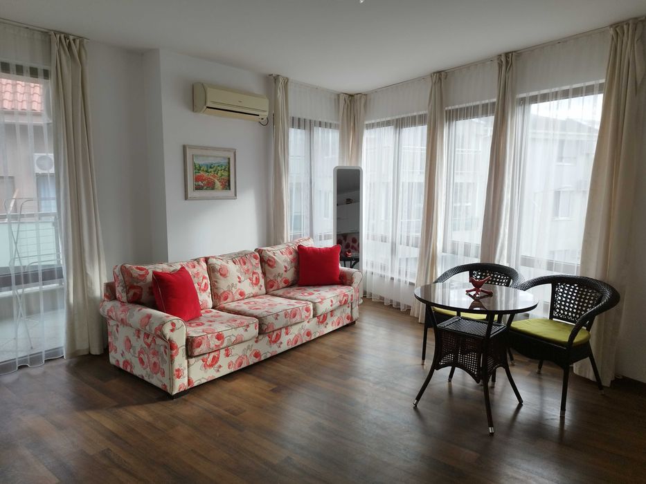 Едностаен апартамент под наем в Несебър