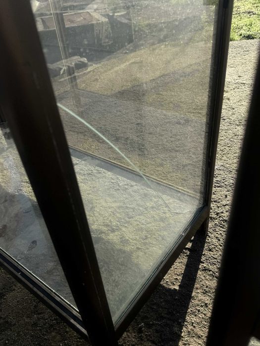 Продавам алуминиеви витрини / рафтове