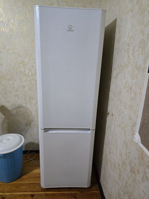 Продается холодильник