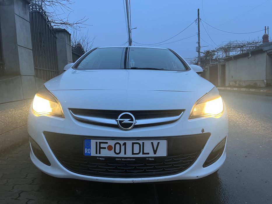 Opel astra j. 2014 benzina +gpl