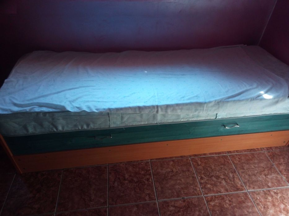 de  vanzare  set  de  mobila  pentru  camera  de  copii!!!