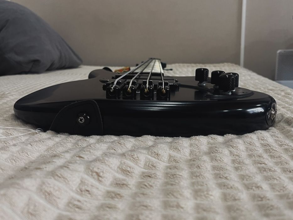 Электробас Schecter Stiletto Stealth 4