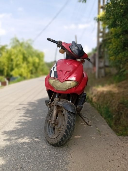 Vând scuter Piaggio 2t 125cc