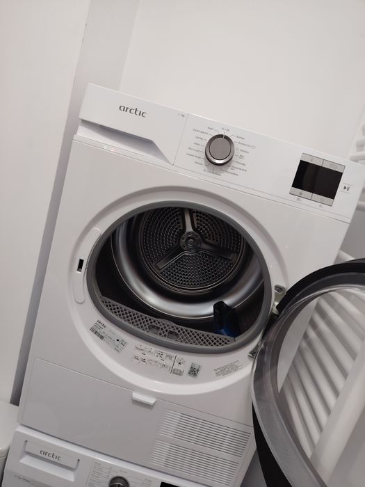 Uscător de rufe Arctic A2T17239W – 7 kg, pompă de căldură