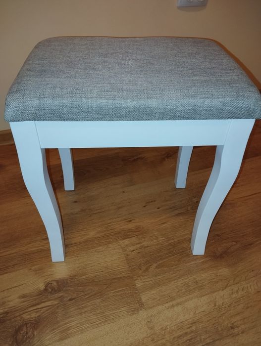 Scaunel alb  nefolisit