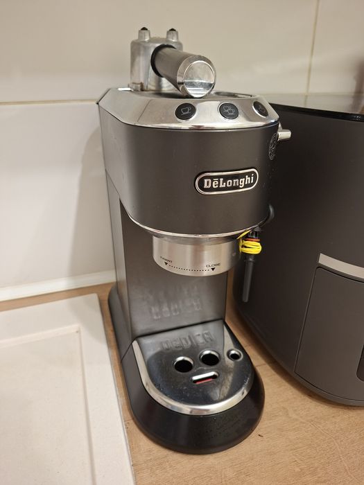 Продам Кофемашину Delonghi