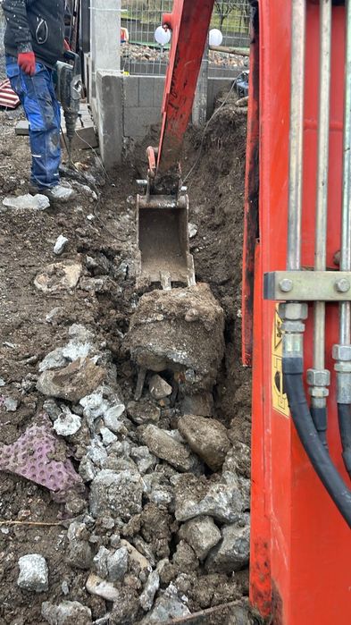 Lucrari constructii,ziduri de sprijin,garduri,terasari curti,case l..