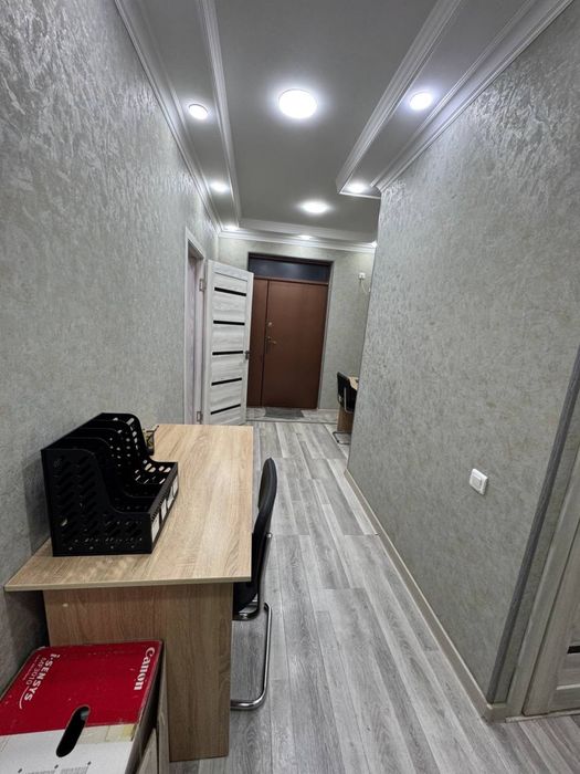 Продаётся офис своя