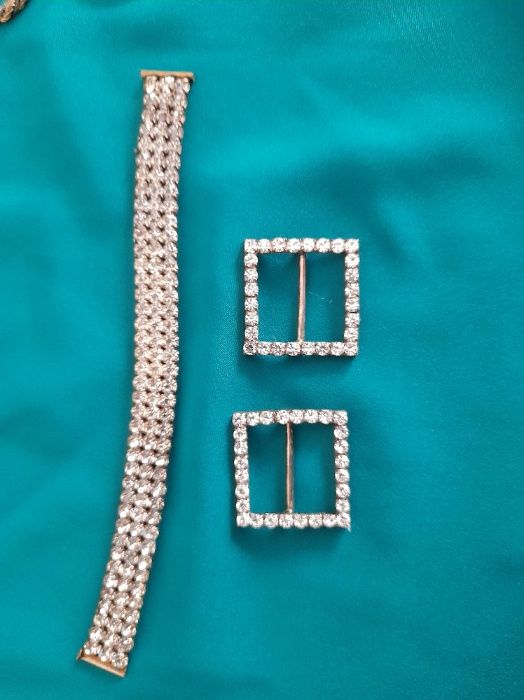 Bijuterii dama - lantisoare, bratari, pandative, brose, cercei