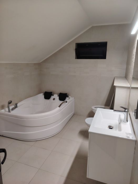 Casă modernă de închiriat, zona centrala!