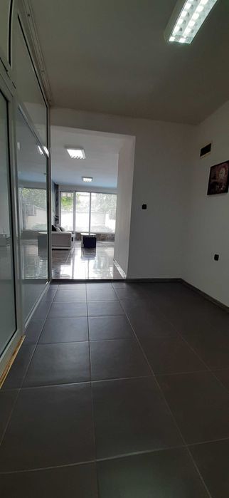 Дава се под наем Магазин в Търговище, Център - 50 кв.м за 229.5 € - Снимка #6