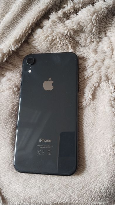 Продам iPhone xr