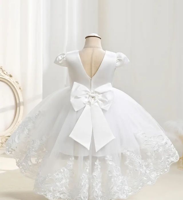 Платье НОВОЕ для девочки,очень красивое,