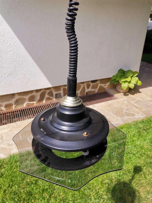 Полилей модерен черен