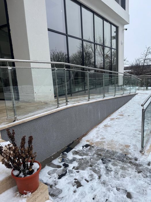 Balustrada din sticla pentru scari si balcoane