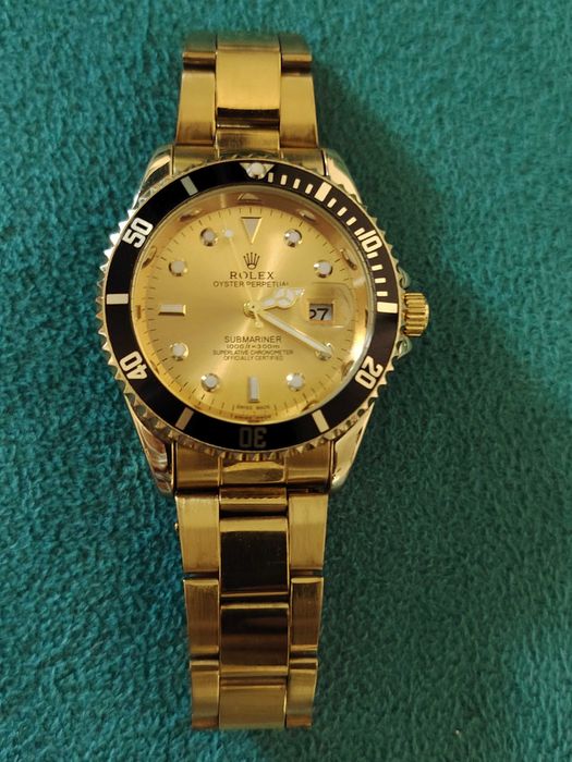 Ceas gold cu mecanism quart,ca nou