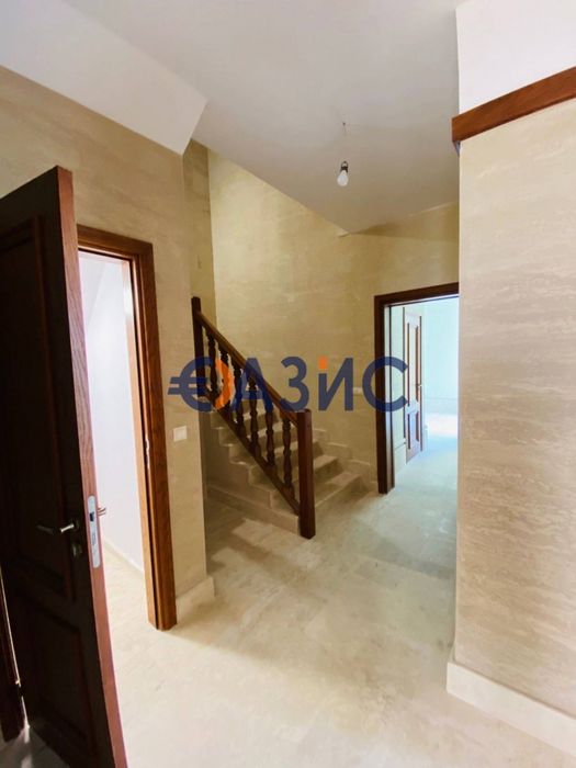 Продава се Къща в Свети Влас - 301 кв.м за 1715 €/кв.м - Снимка #4