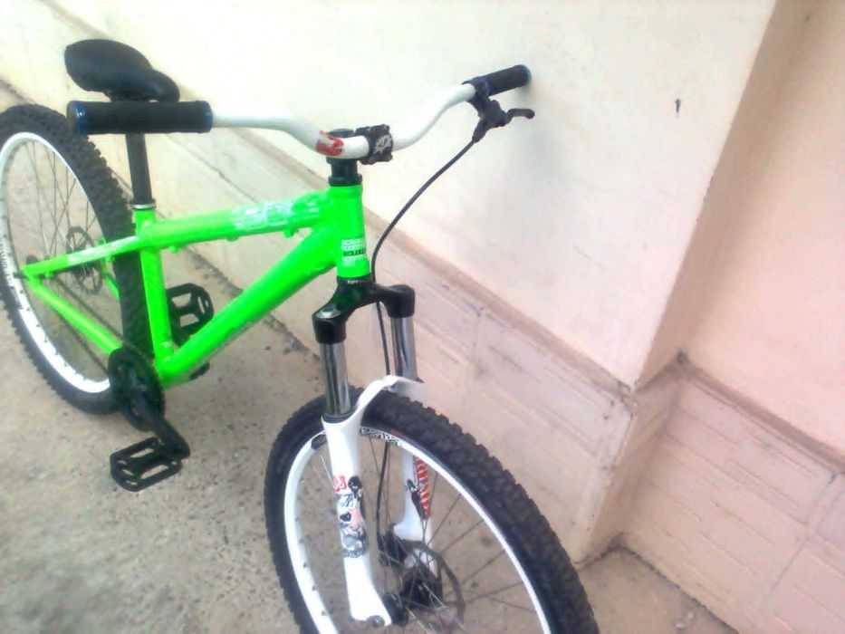 Commencal Surer team - Dirt Jump Enthusiastic Slalom