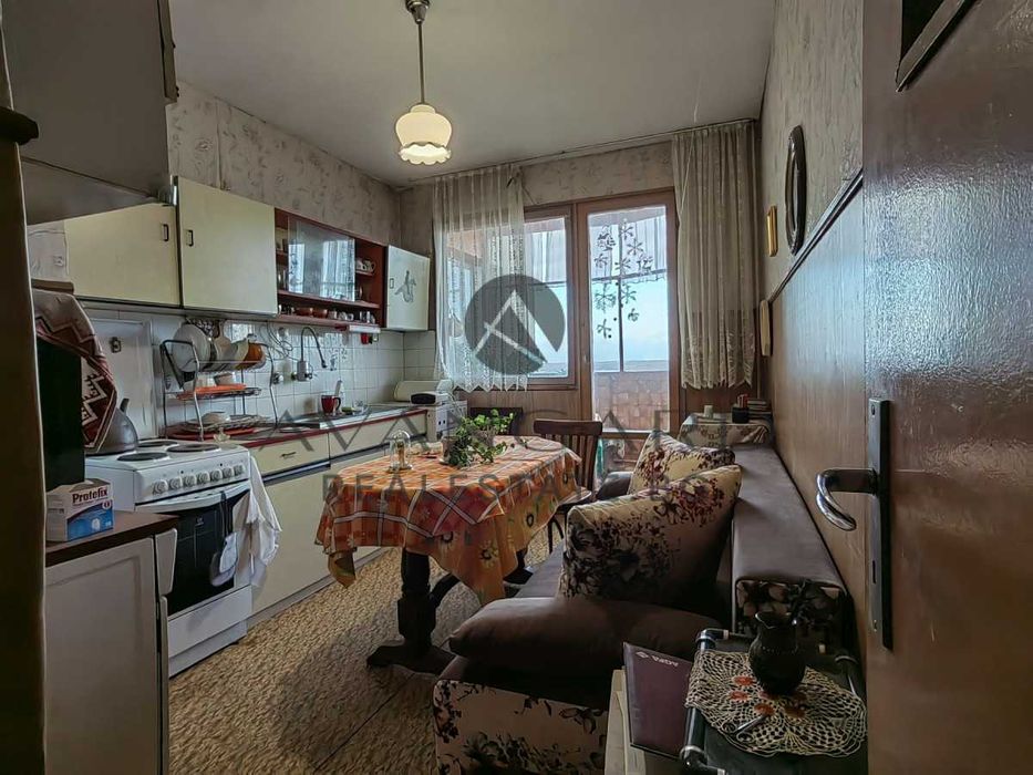 Продава се Тристаен апартамент в Пловдив, Кършияка - 115 кв.м за 1174 €/кв.м - Снимка #5