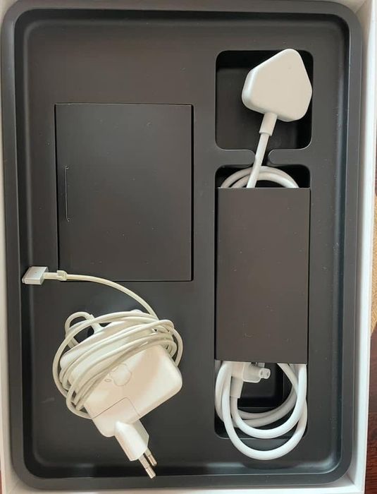 Vand Laptop MacBook Air