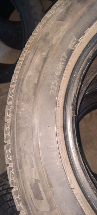 Комплект зимних шин б/у 225/65/R17